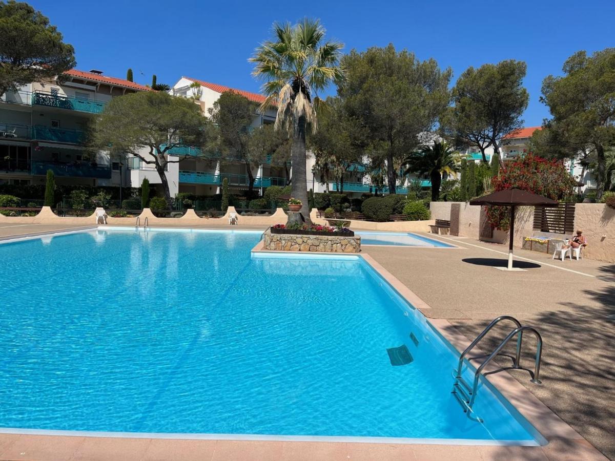 Saint-Raphael, Boulouris, F2 Dans Belle Residence 3 Piscines, Proche Bord De Mer Zewnętrze zdjęcie